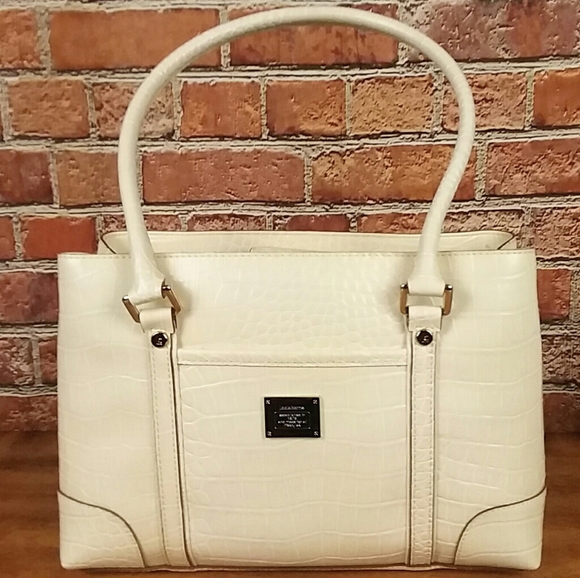 Liz Claiborne Handbags - TODAY $8 ❤️❤️❤️HOST PICK❤️❤️❤️❤️Liz Claiborne Purse EUC